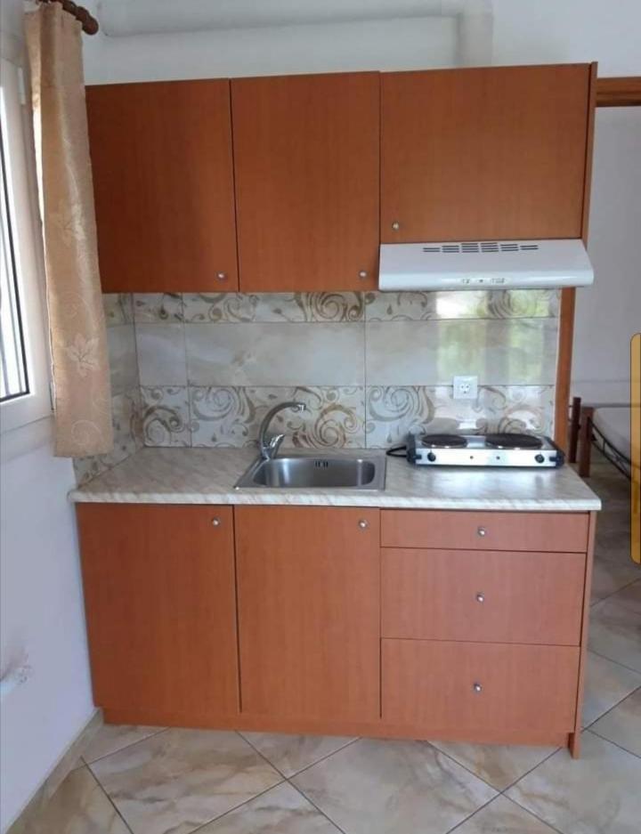 Ενοικιαζόμενα Δωμάτια Γεωργία Σταμούλου Rovies Bagian luar foto